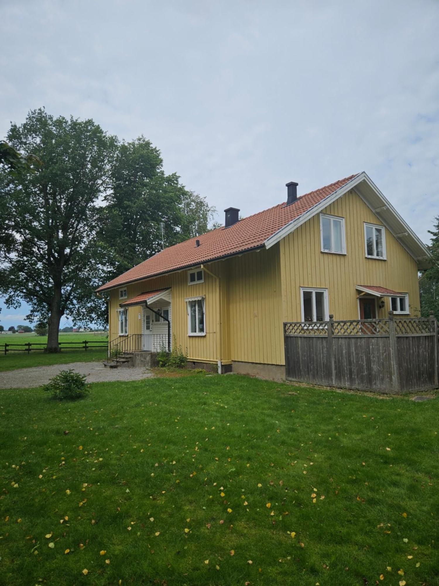 Oernsro Boende Och Staellplatser Skara Rum bild
